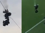 &Eta; Spidercam &pi;έ&phi;&tau;&epsilon;&iota; &sigma;&tau;&omicron; έ&delta;&alpha;&phi;&omicron;&sigmaf; &sigma;&tau;&eta; &mu;έ&sigma;&eta; &epsilon;&nu;ό&sigmaf; &pi;&omicron;&delta;&omicron;&sigma;&phi;&alpha;&iota;&rho;&iota;&kappa;&omicron;ύ &alpha;&gamma;ώ&nu;&alpha;, &alpha;&pi;&omicron;&phi;&epsilon;ύ&gamma;&omicron;&nu;&tau;&alpha;&sigmaf; &omicron;&rho;&iota;&alpha;&kappa;ά &tau;&eta;&nu; &kappa;&alpha;&tau;&alpha;&sigma;&tau;&rho;&omicron;&phi;ή