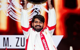 &Pi;&alpha;&gamma;&kappa;ό&sigma;&mu;&iota;&omicron; &Kappa;ύ&pi;&epsilon;&lambda;&lambda;&omicron; Esports 2026: &Omicron; M. Zubair &sigma;&upsilon;&gamma;&kappa;&lambda;&omicron;&nu;ί&zeta;&epsilon;&iota; &tau;&omicron;&nu; &kappa;ό&sigma;&mu;&omicron; &mu;&epsilon; &tau;&eta; &nu;ί&kappa;&eta; Tekken 8 
