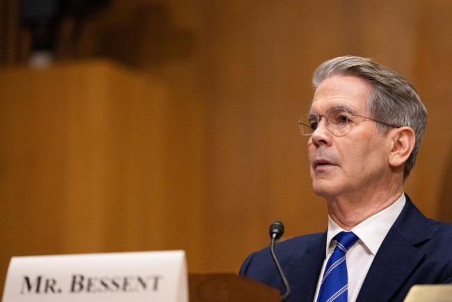 Το ρήγμα ΗΠΑ-ΕΕ βαθαίνει καθώς ο υπουργός Οικονομικών του Τραμπ αποκαλεί τη Δανία «άσχετη» ενόψει του Φόρουμ του Νταβός