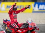 &Omicron; Marc M&aacute;rquez &kappa;&epsilon;&rho;&delta;ί&zeta;&epsilon;&iota; &tau;&omicron; 100&omicron; Grand Prix &tau;&omicron;&upsilon; MotoGP &sigma;&tau;&eta;&nu; &Omicron;&upsilon;&gamma;&gamma;&alpha;&rho;ί&alpha; &kappa;&alpha;&iota; &epsilon;&pi;&iota;&sigma;&tau;&rho;έ&phi;&epsilon;&iota; &sigma;&tau;&eta;&nu; &pi;&rho;ώ&tau;&eta; 5ά&delta;&alpha;